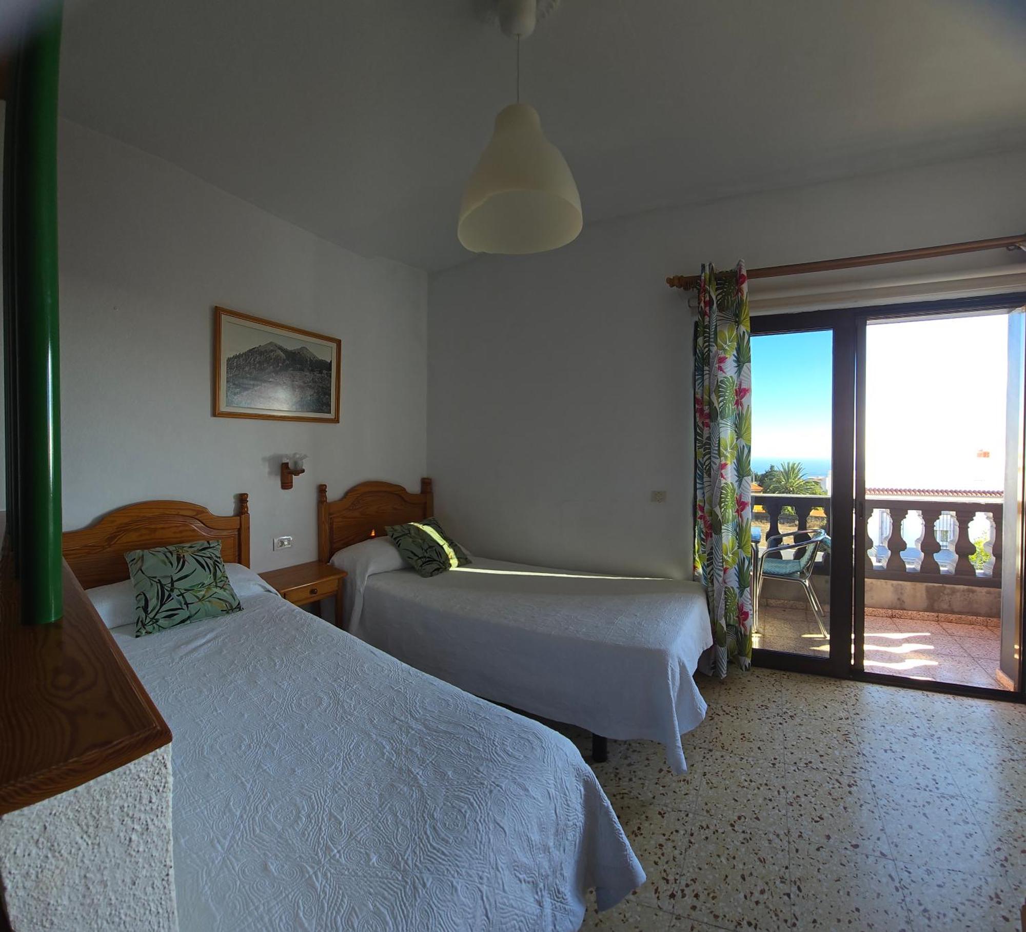 Apartamentos Los Volcanes Фуенкалиенте де ла Палма Екстериор снимка