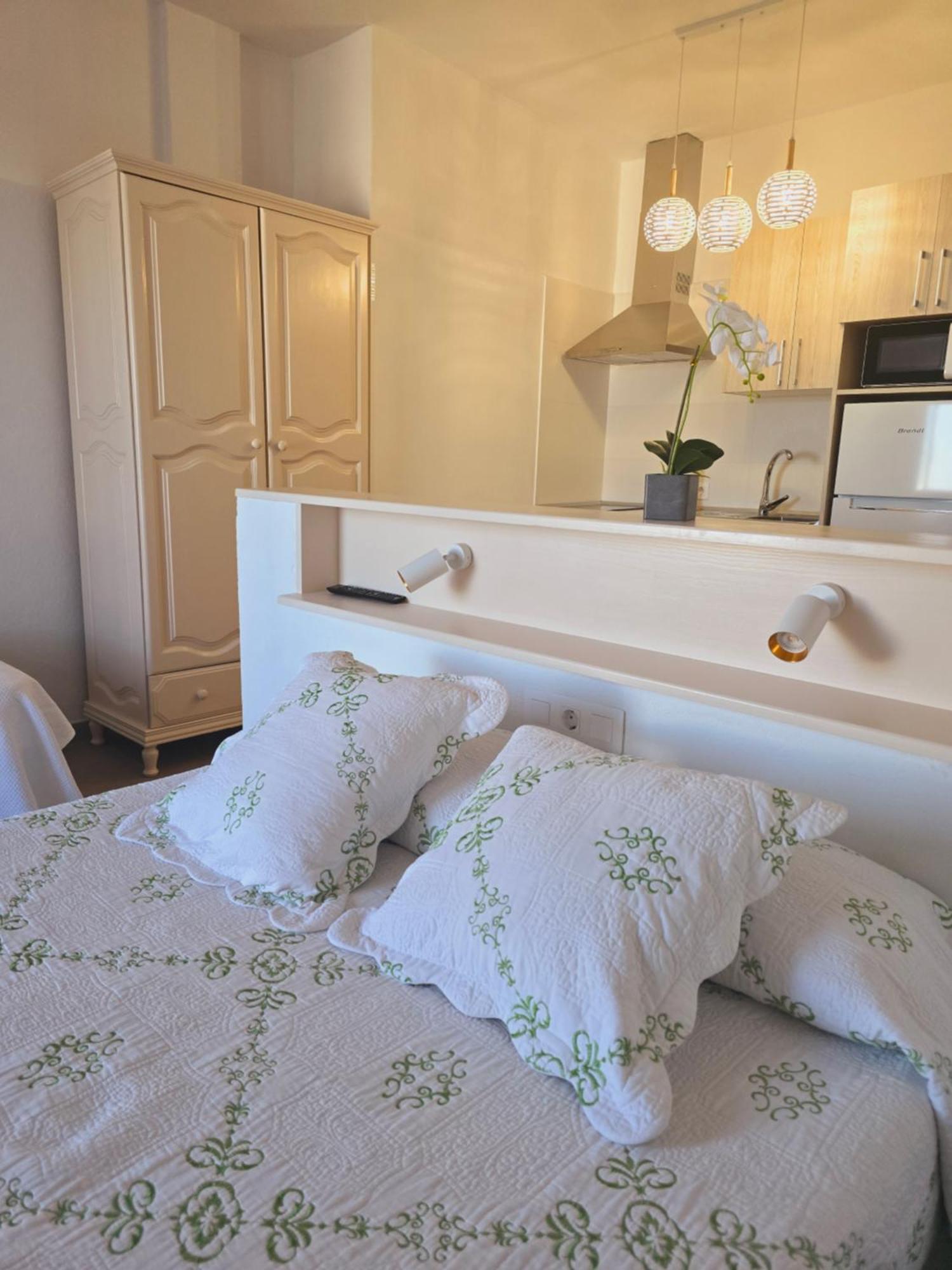 Apartamentos Los Volcanes Фуенкалиенте де ла Палма Екстериор снимка