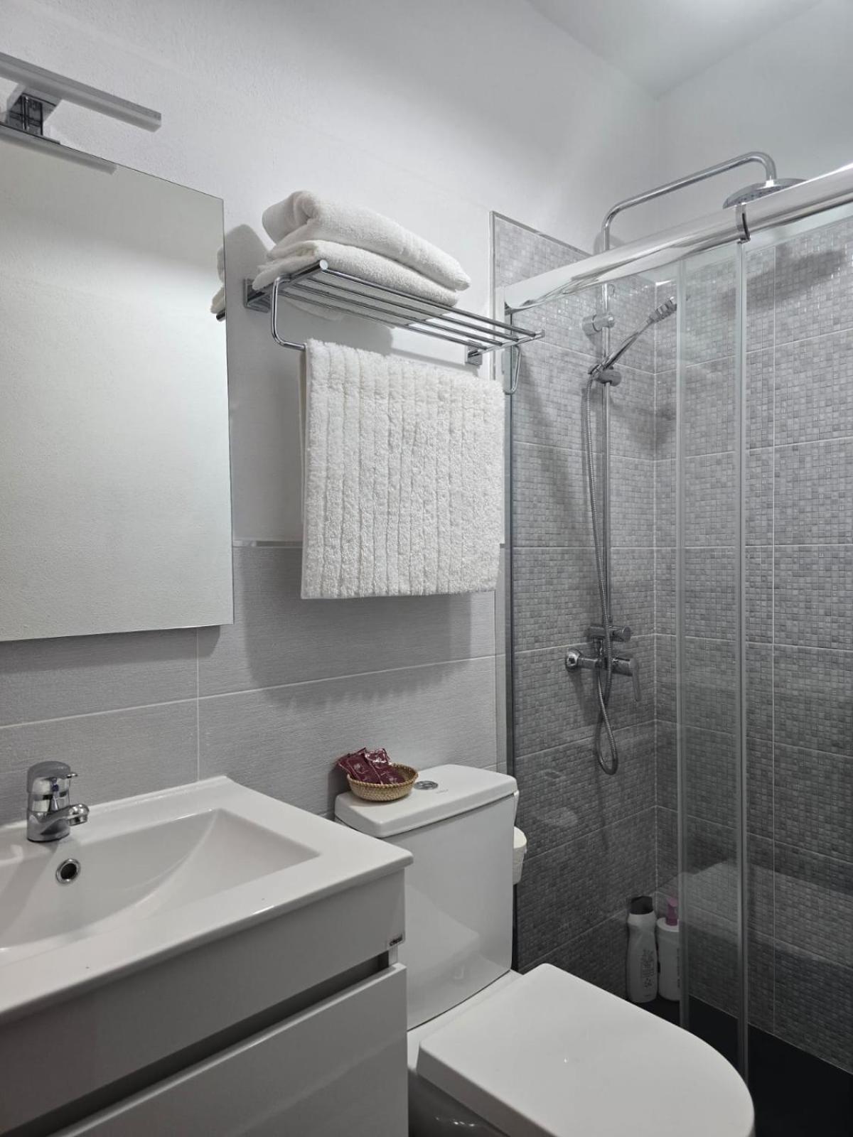 Apartamentos Los Volcanes Фуенкалиенте де ла Палма Екстериор снимка